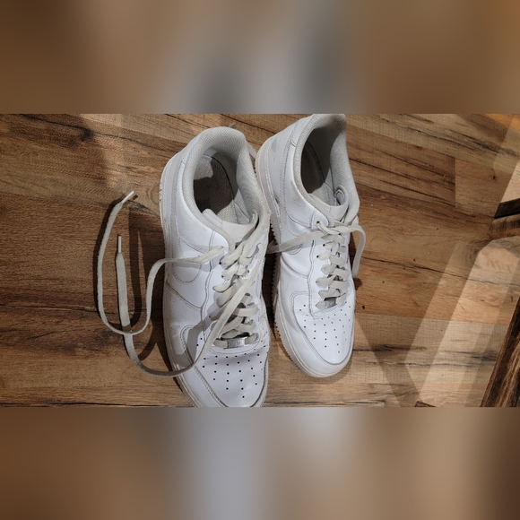 Nike Air Force 1, Size 12.5 - Picture 3 of 6